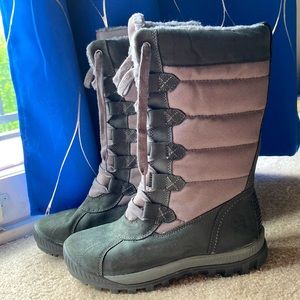 Snow boots